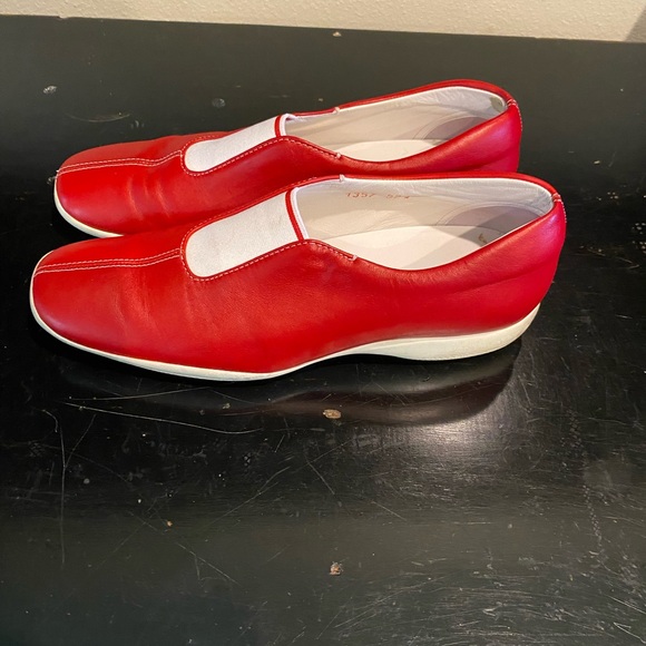 PRADA NWT DRIVING SHOE VINTAGE RED LEATHER Size-7.5 - Picture 3 of 10